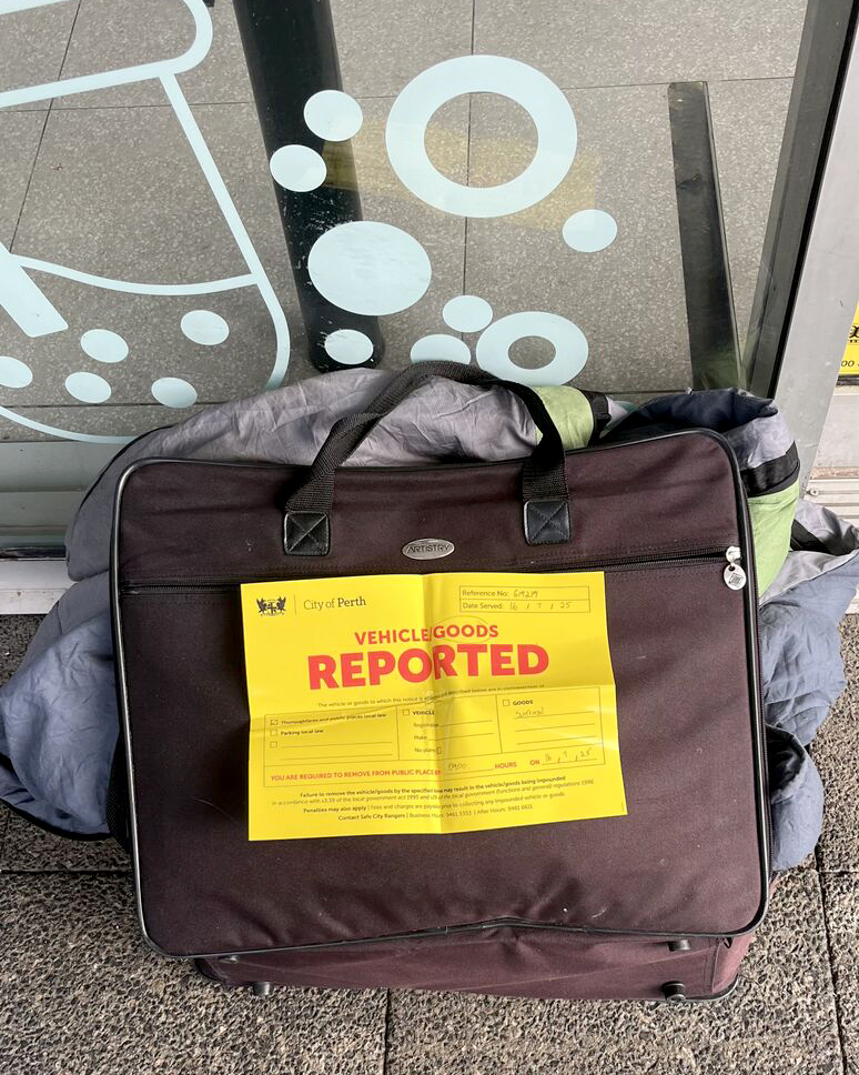 Photo by Gary Steadman of a reported bag